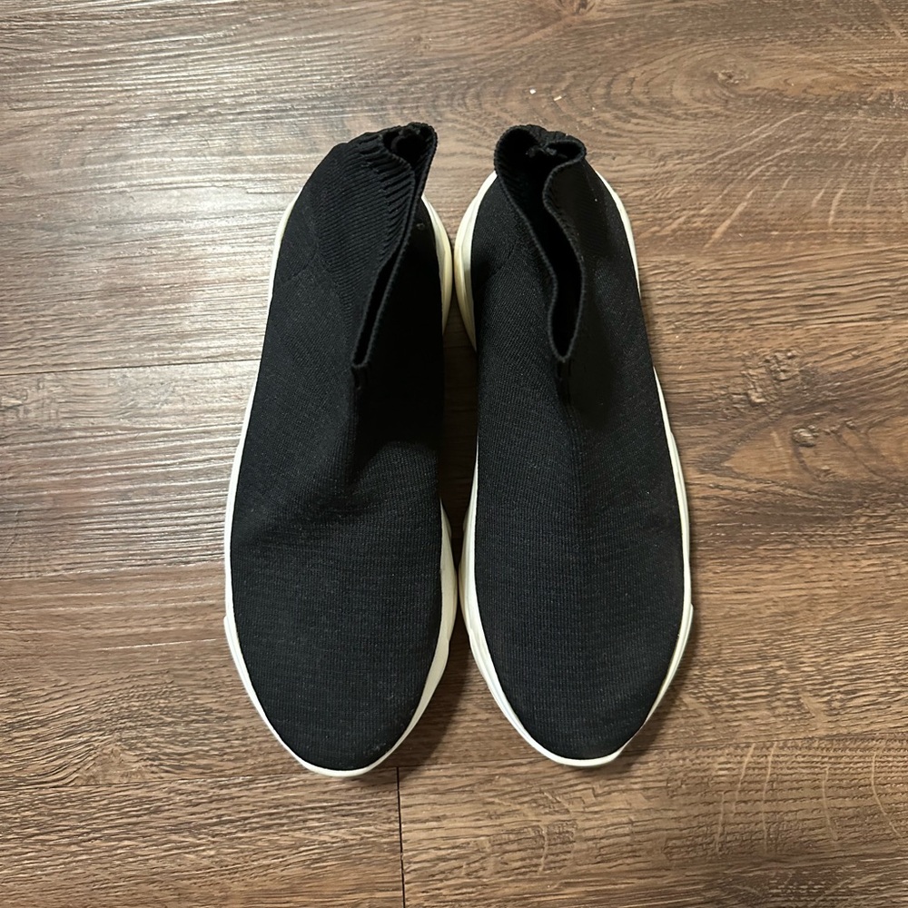 black steve madden slip on shoes